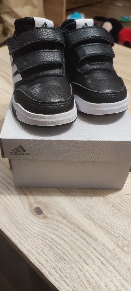 Buty chłopięce adidas tensaur