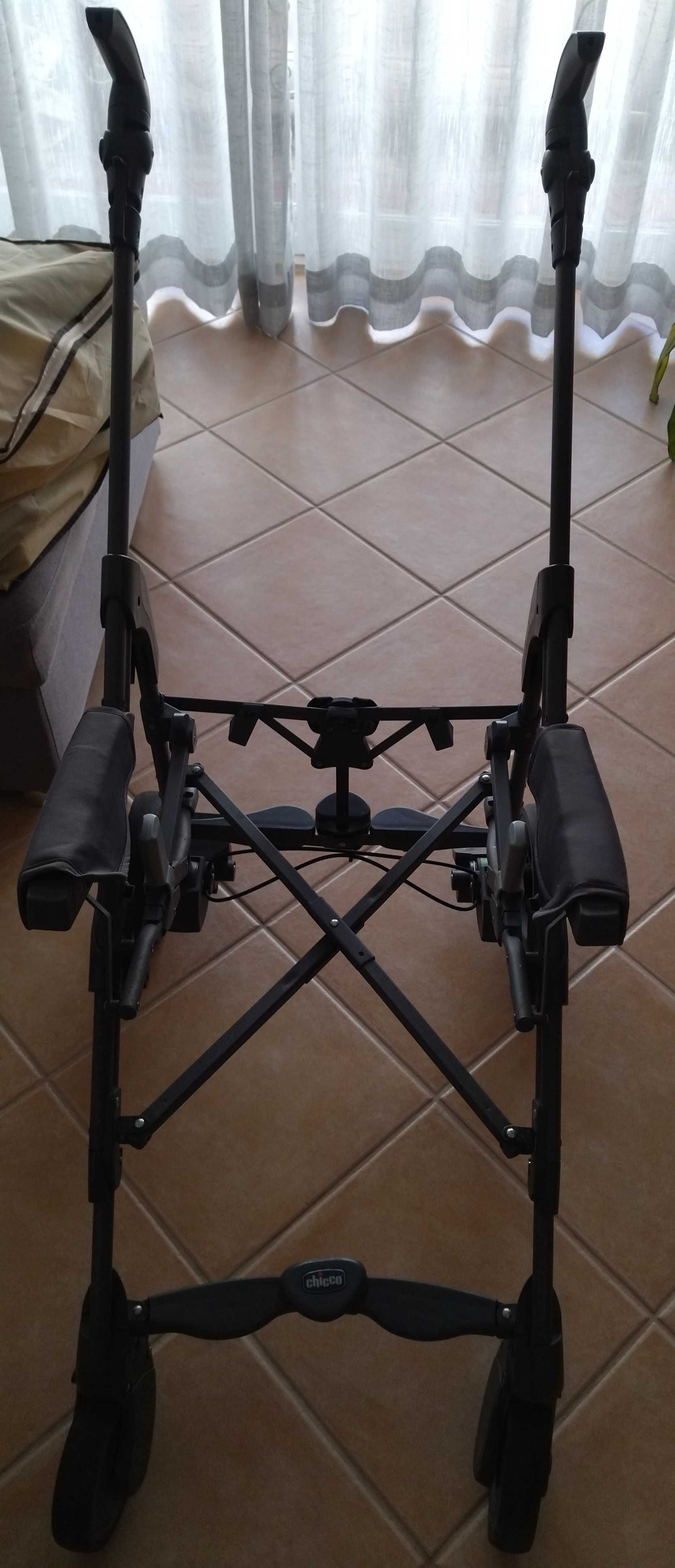 Vendo carrinho de bebe + cadeiras auto