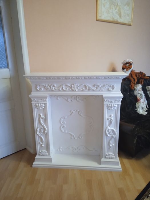 Продається декоративний гіпсовий камін