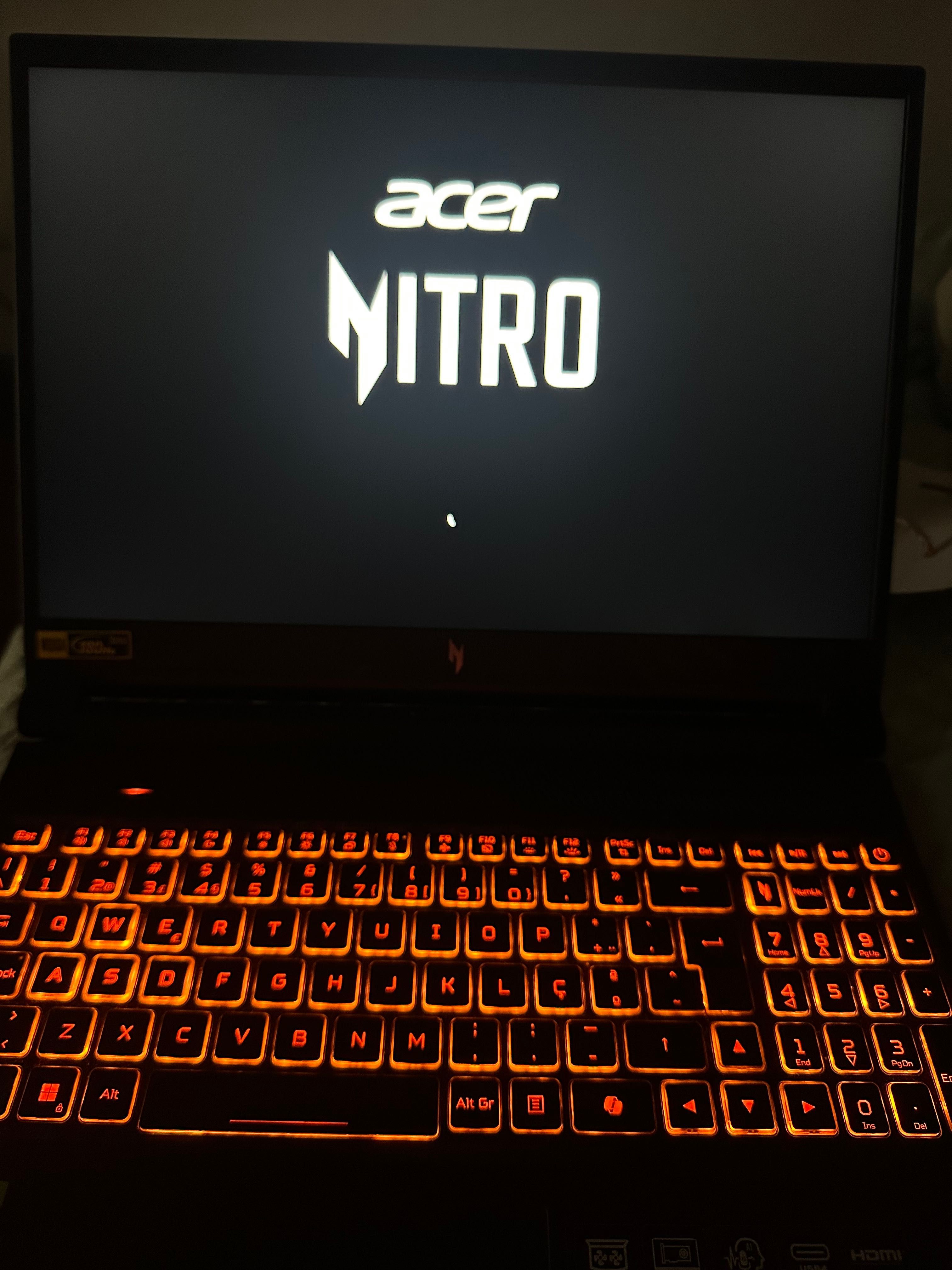 Portátil gaming Acer Nitro V16