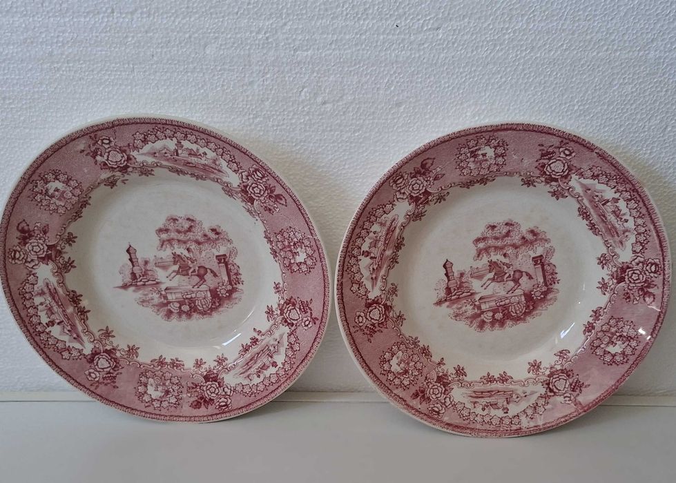 2 Pratos de sopa Cavalinho vermelho - Loiças Sacavém, Gilman, Estátua