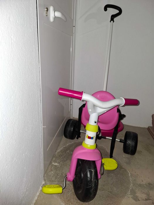 Triciclo com Pega