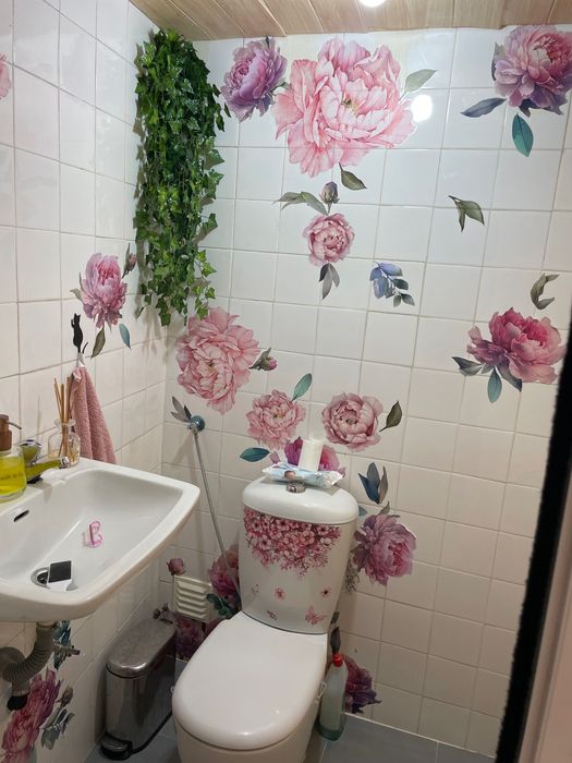 Alugo mesa manicura