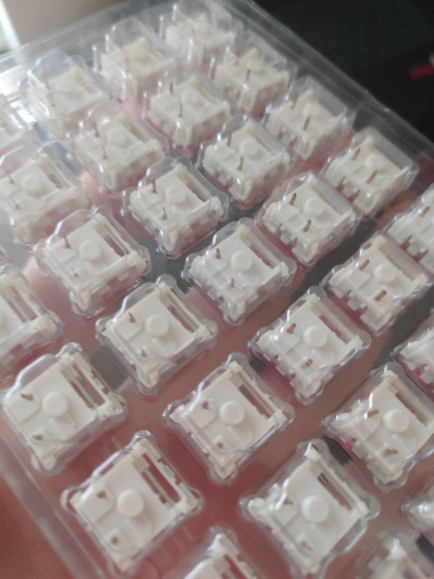 Switche Kailh Box Red - 87 szt