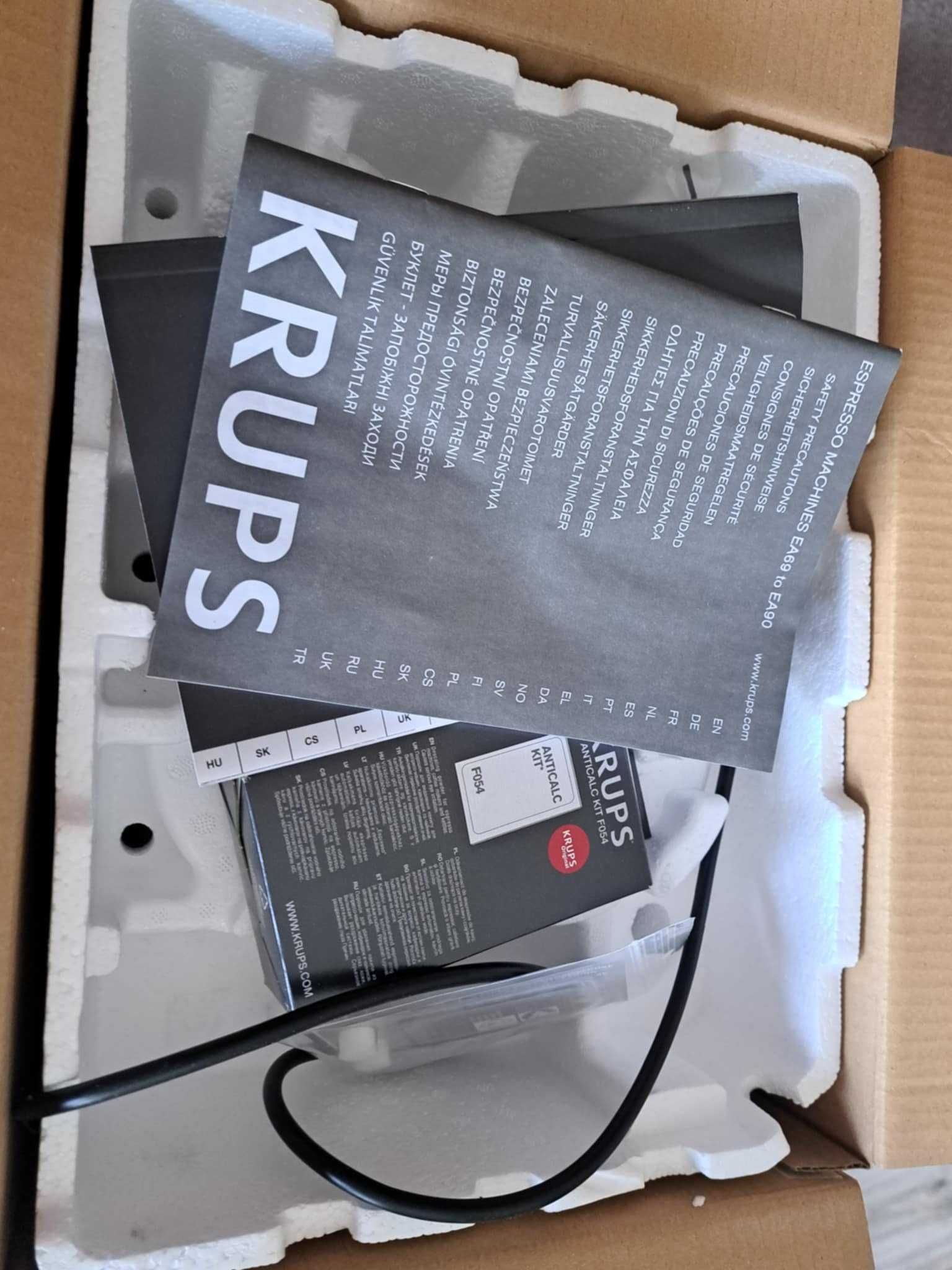 Ekspres  do kawy Krups EA 816B70