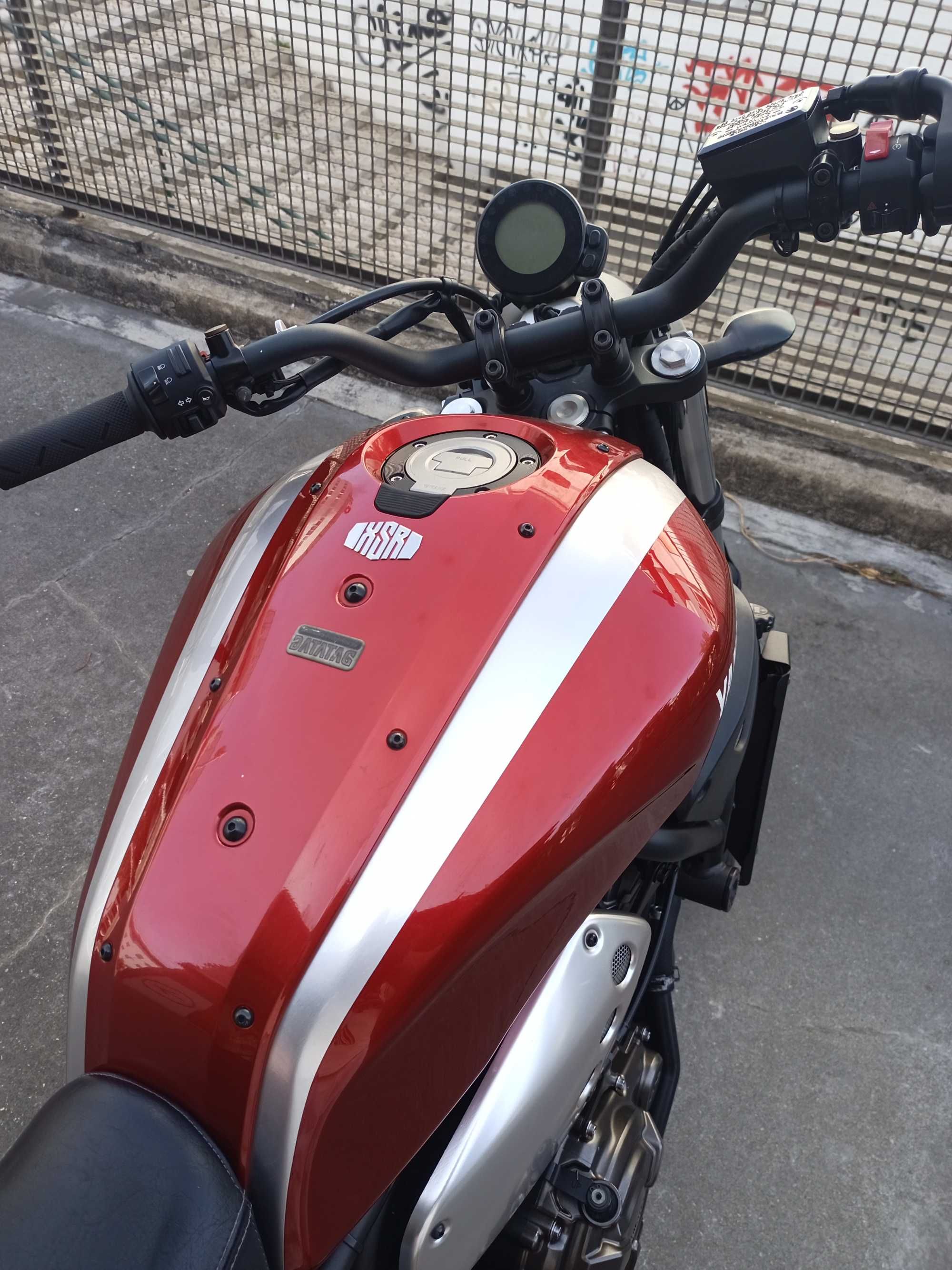 XSR 700 Estilosa, Potente e Agradável
