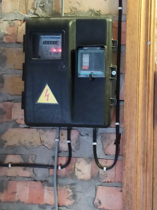 Здам цегляний гараж в оренду кооперативТРАКТОРНИЙ РівнеНебожицького 16