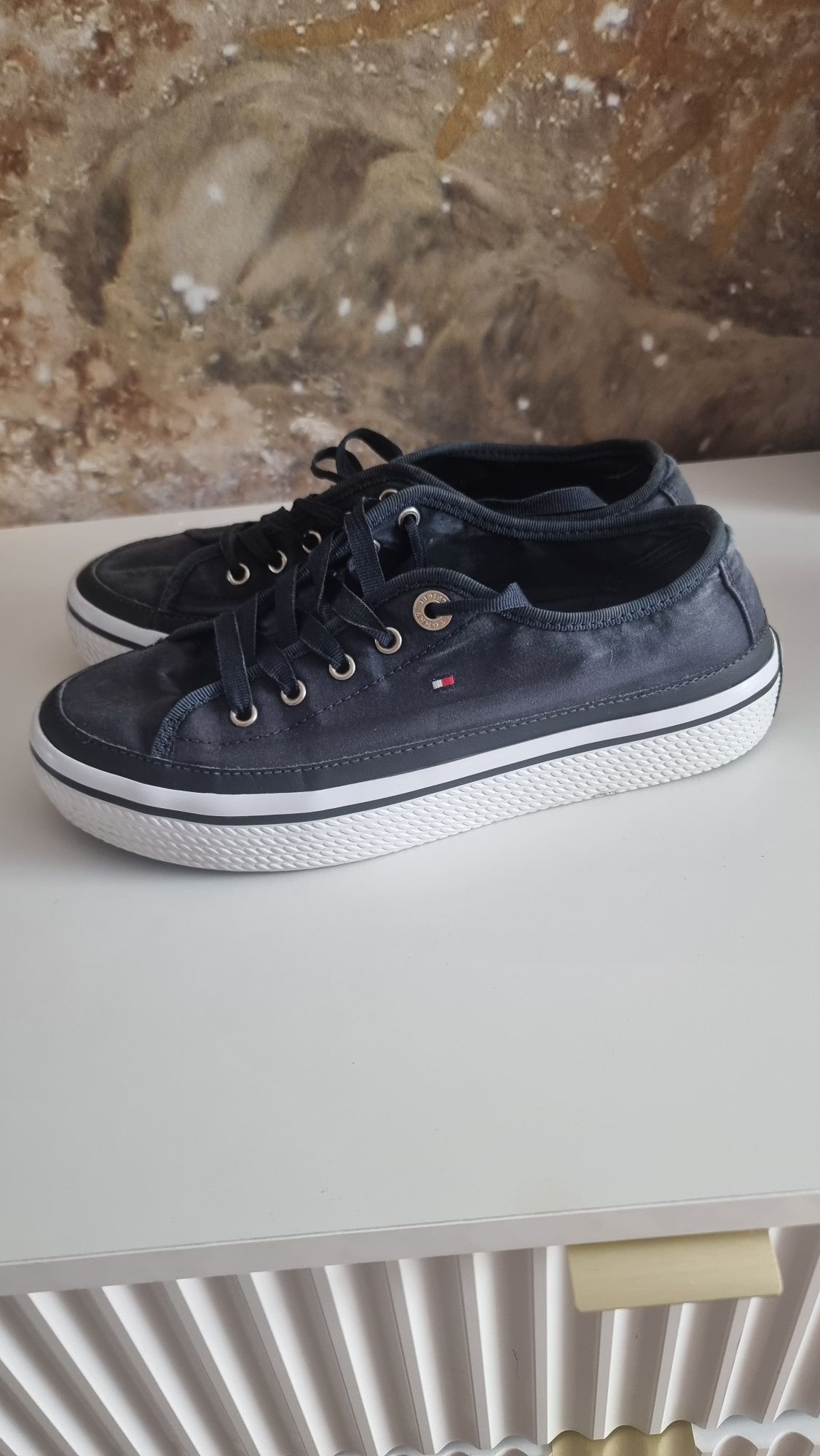 Tommy hilfiger trampki 38