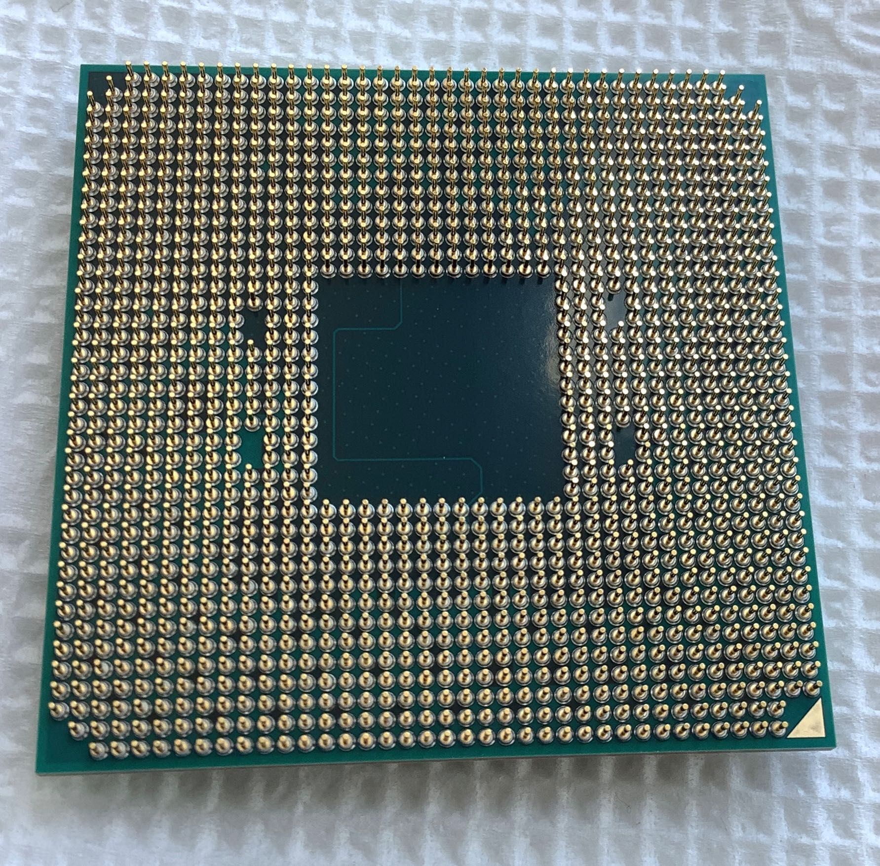 Новый процессор AMD Athlon 3000G 3.5 ГГц сокет AM4 видео Radeon Vega 3