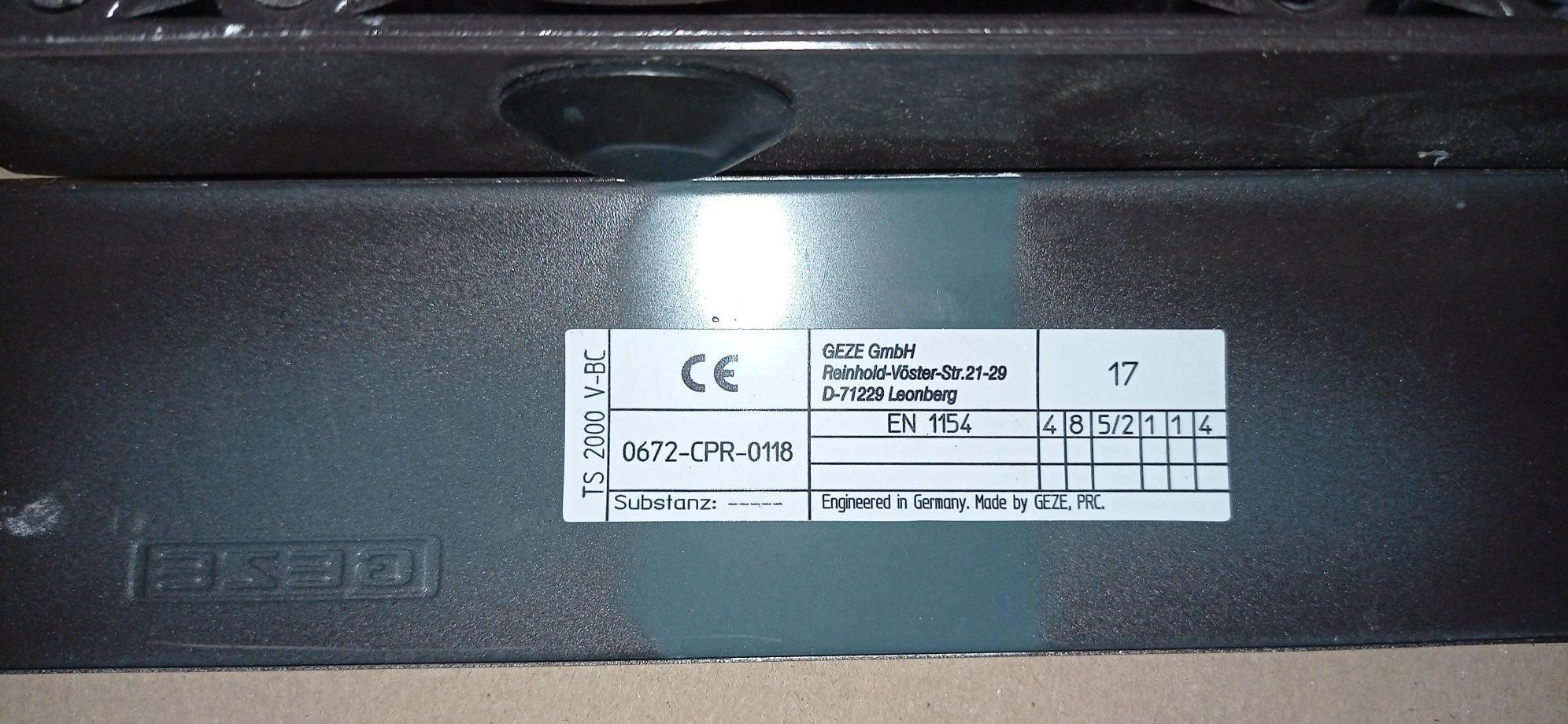 Samozamykacz GEZE TS2000v  oraz ROLANy
