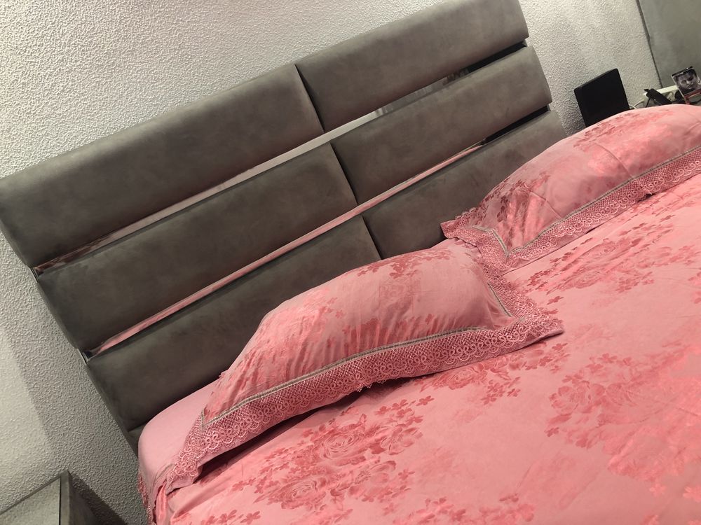 Cama de luxo mandada fazer estou vender pk vou fora do pais
