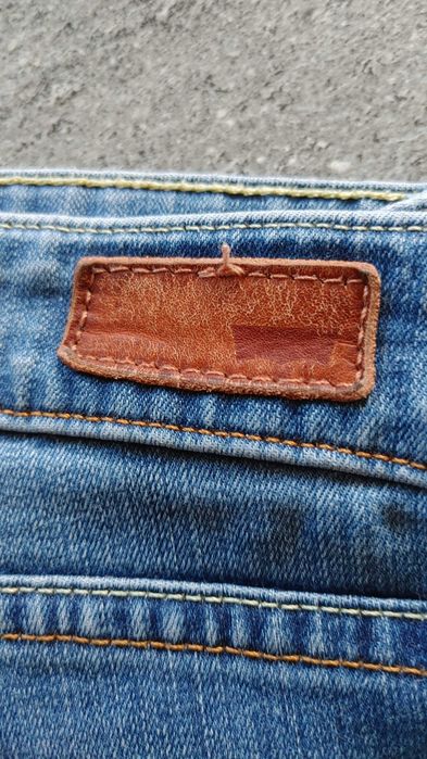 Spodnie jeansowe damskie Levis