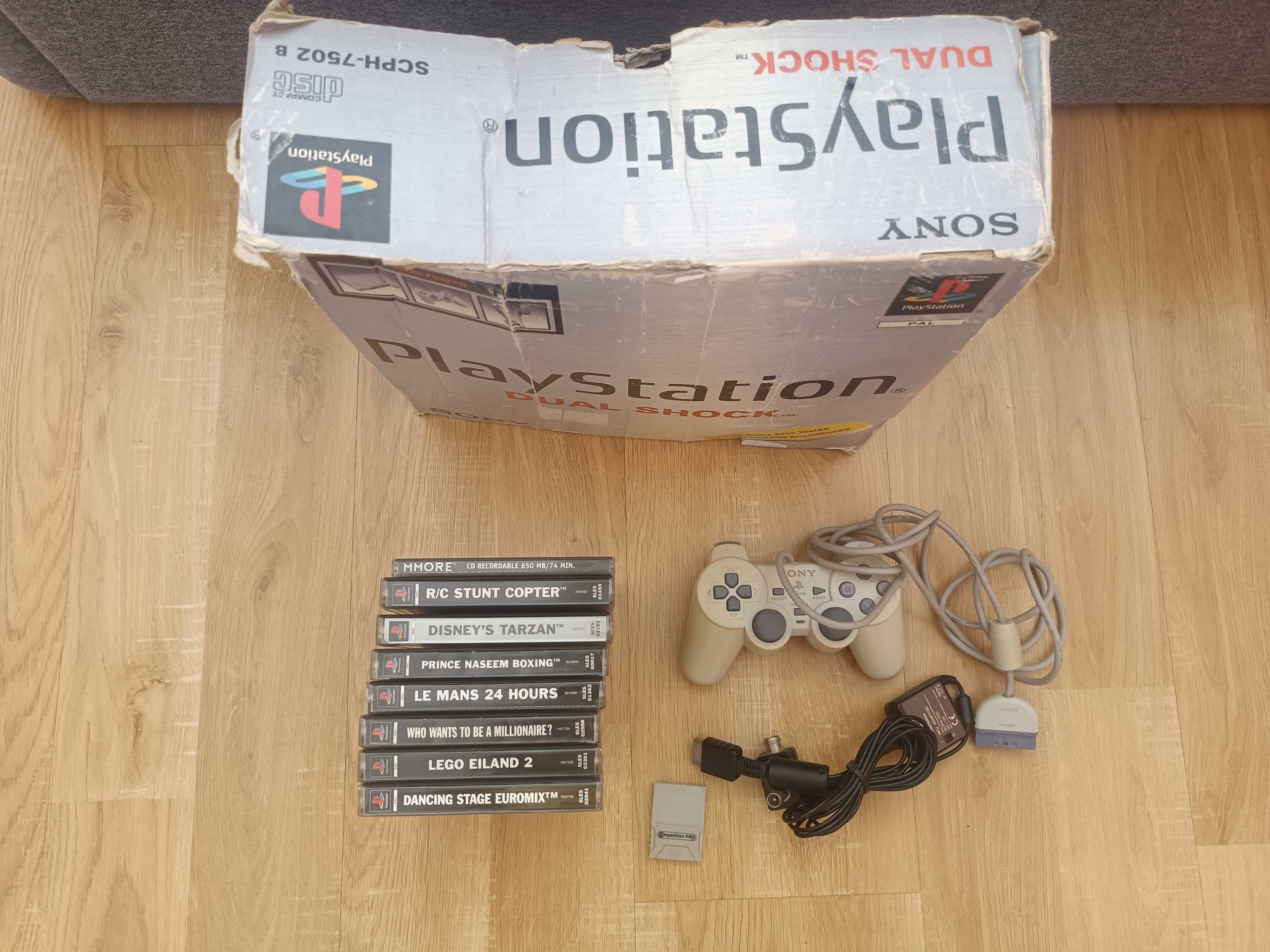 Gry PlayStation 1 + pad Dualshock 1 + karta  pamięci Gamecube + box