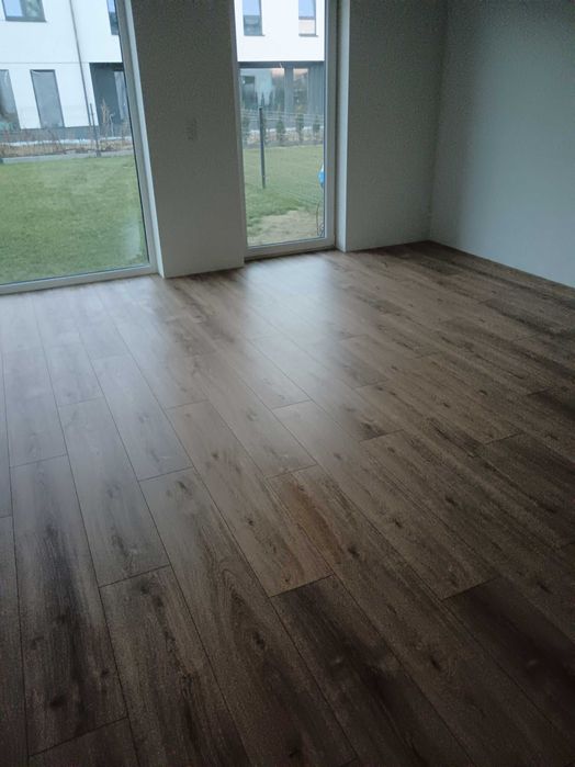 Układanie Paneli , podłóg winylowych , sprawnie , niedrogo .