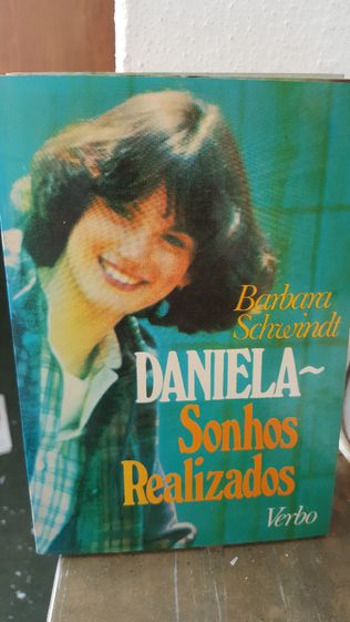 Tres Livros "Daniela"