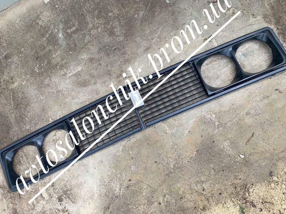 Решетка радиатора Ваз 2106 черная хромированная в сборе с очками