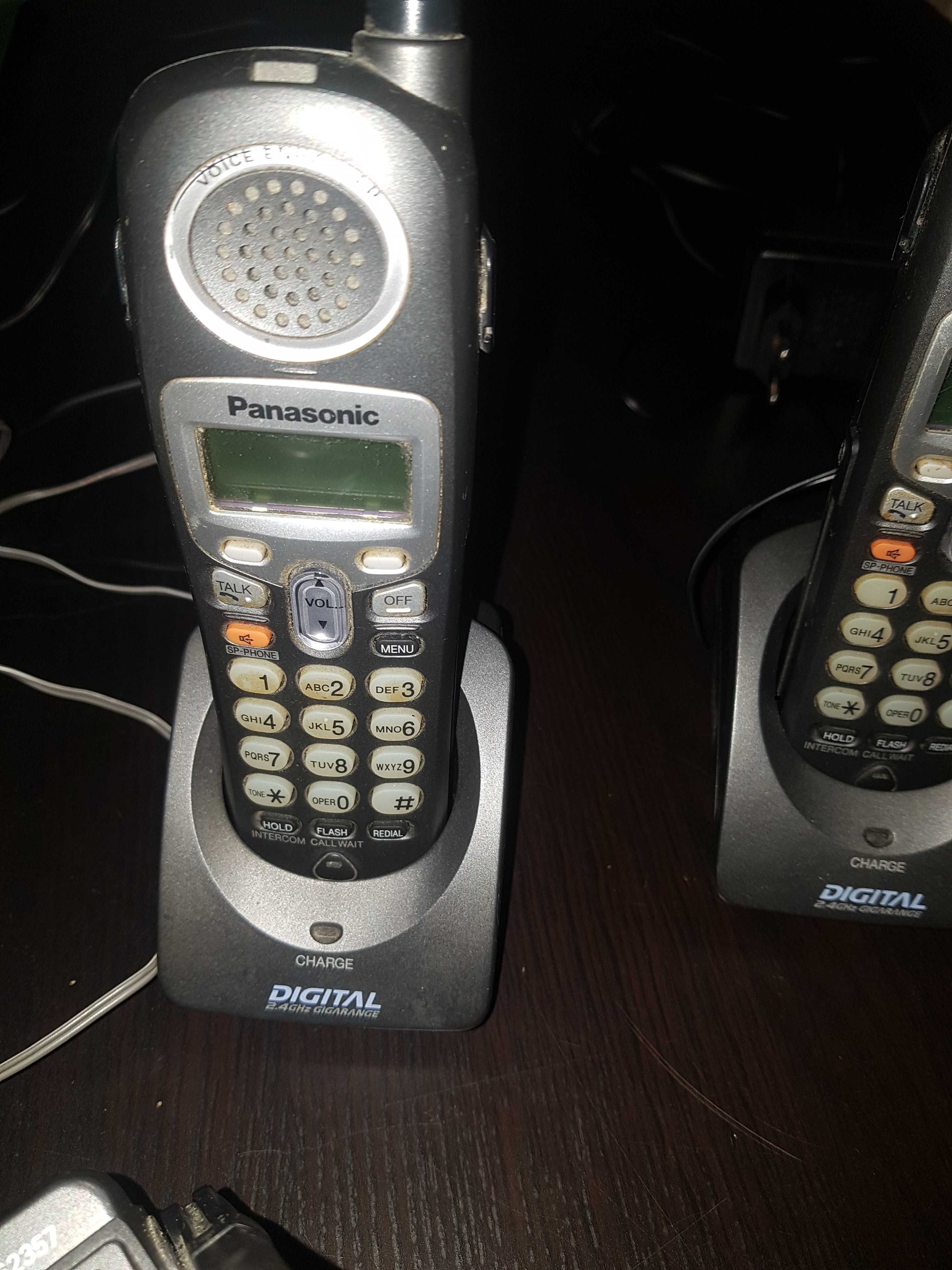 Stacjonarny telefon Panasonic KX-TG2357 ,2 x zestawy x 2 słuchawki.