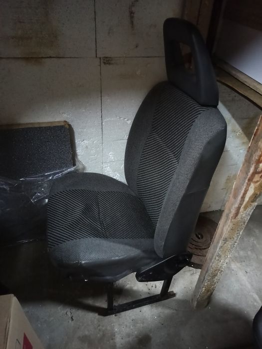 Сидіння  з легкового авто