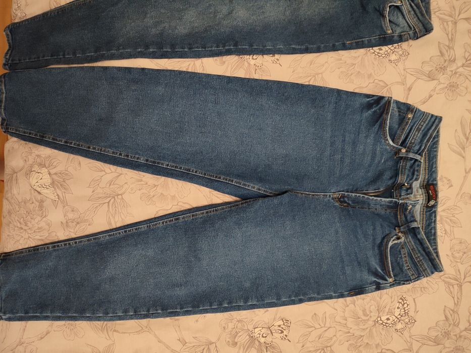 Продам джинсы женские