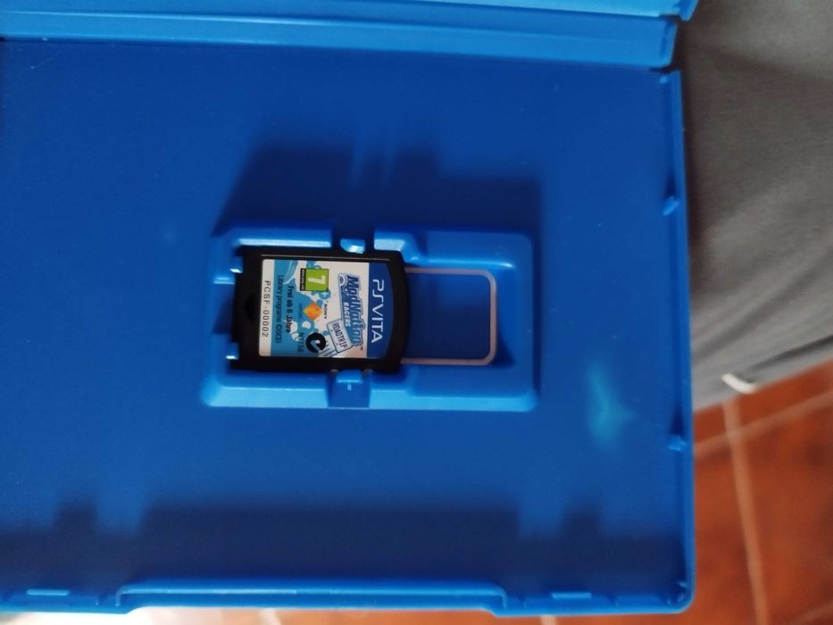 2 jogos de PSVita (Uncharted Golden Abyss/ Modnation Racers Road Trip)