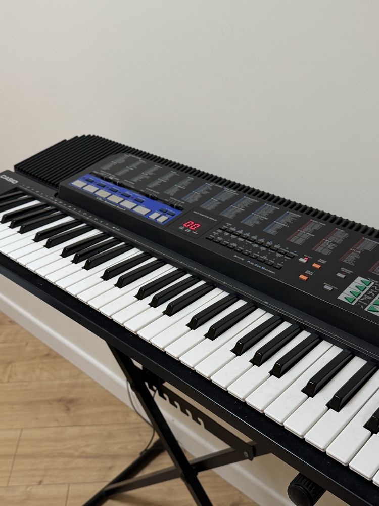 Синтезатор Casio