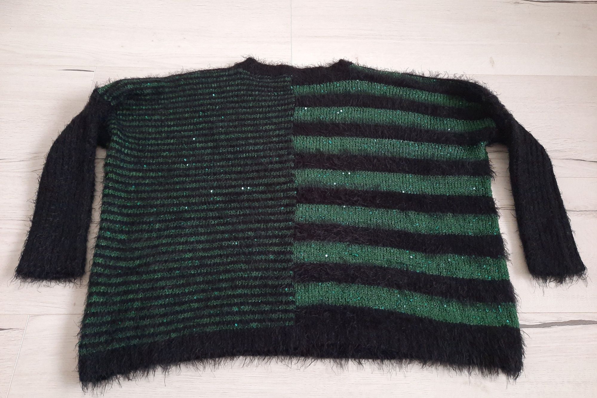 swetr szenila zielono czarny cekiny uniwersalny