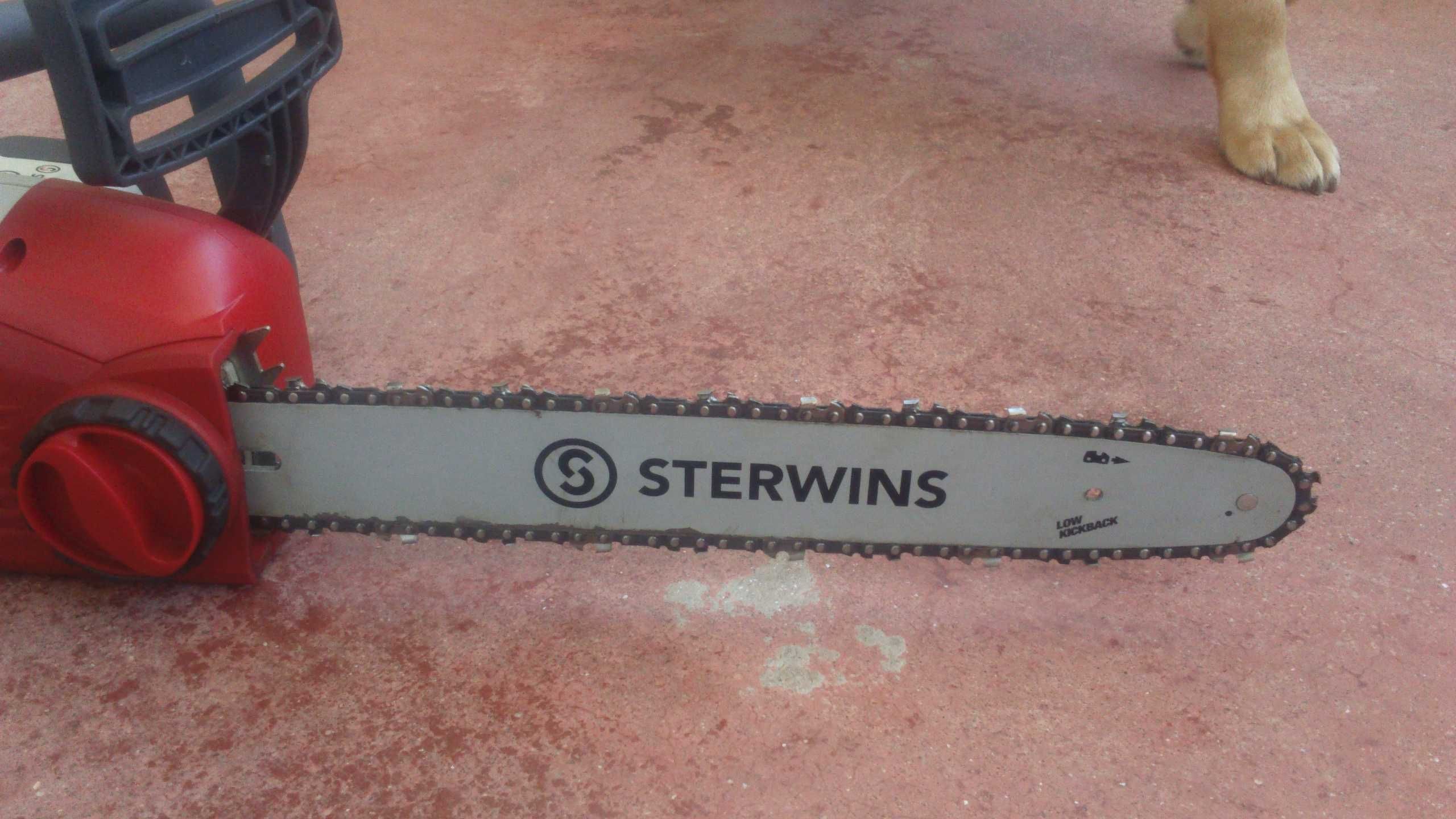 Eletroserra Sterwins CS2-2000