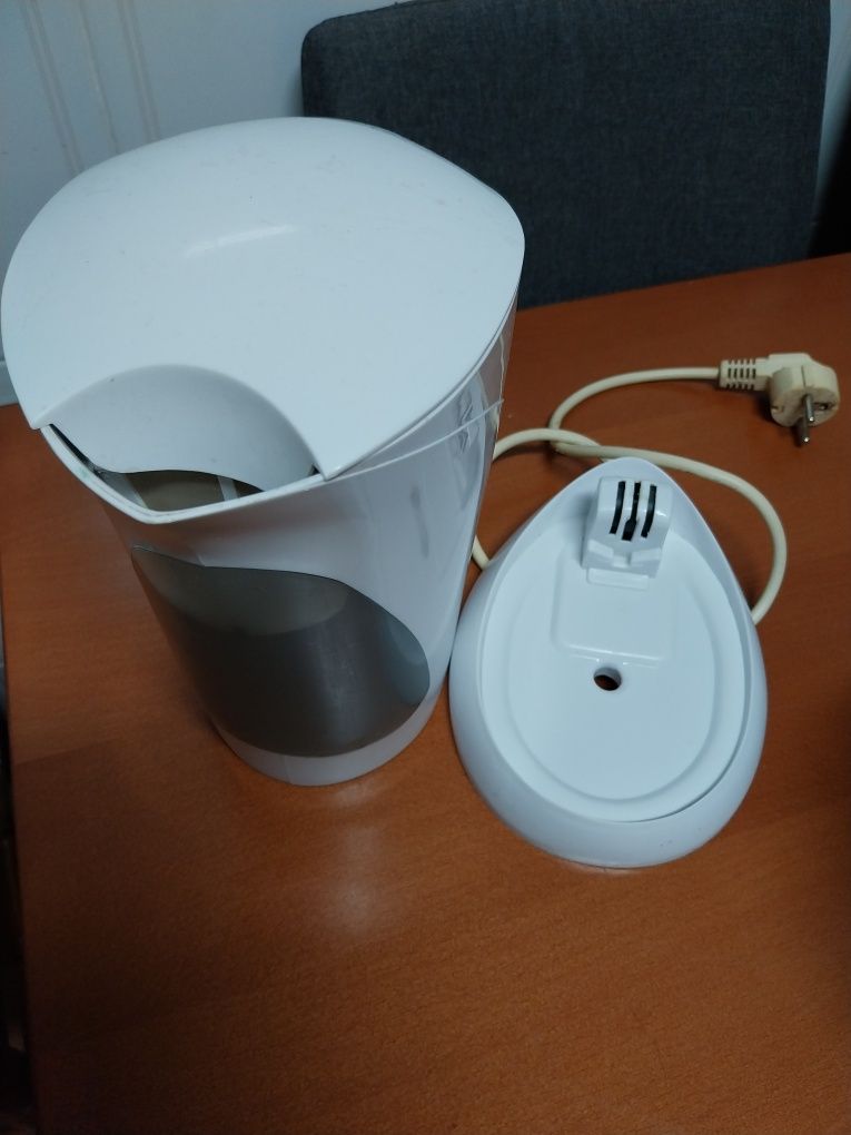 Cafeteira eléctrica cor branca