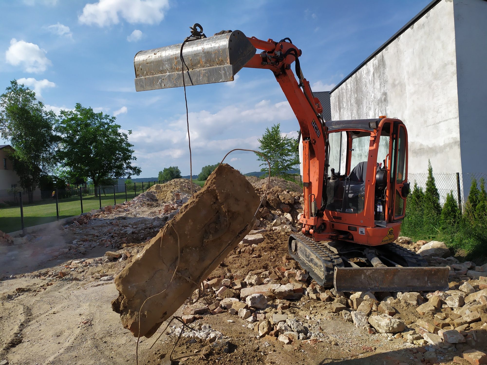 Transport wywrotką 3.5 t piasek,ziemia,kamień,gałęzie,trawa,liście