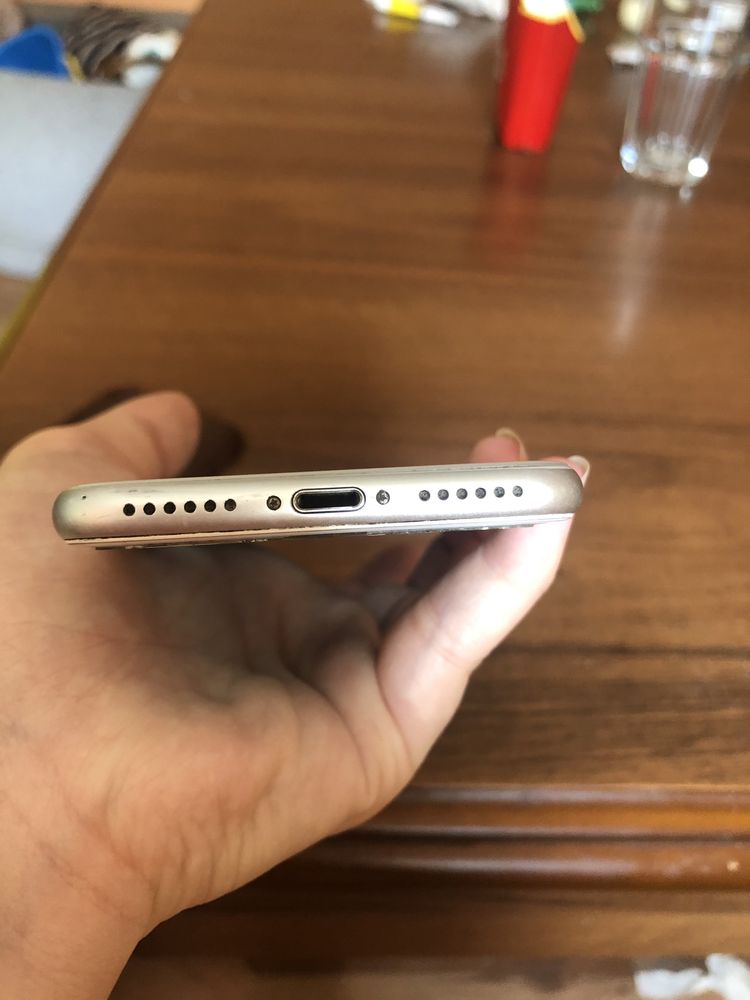 Iphone sliver  8 64gb