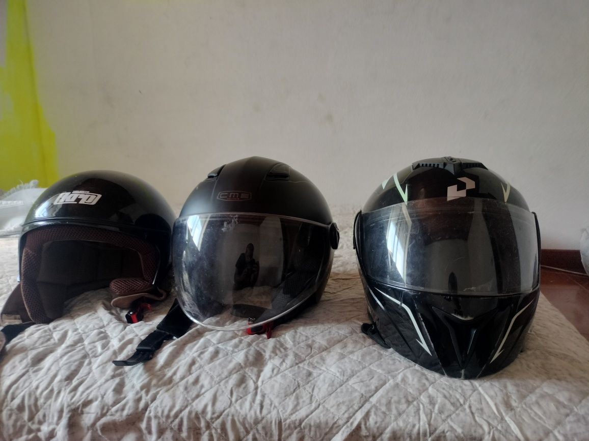 capacete size L e uma CMS size M