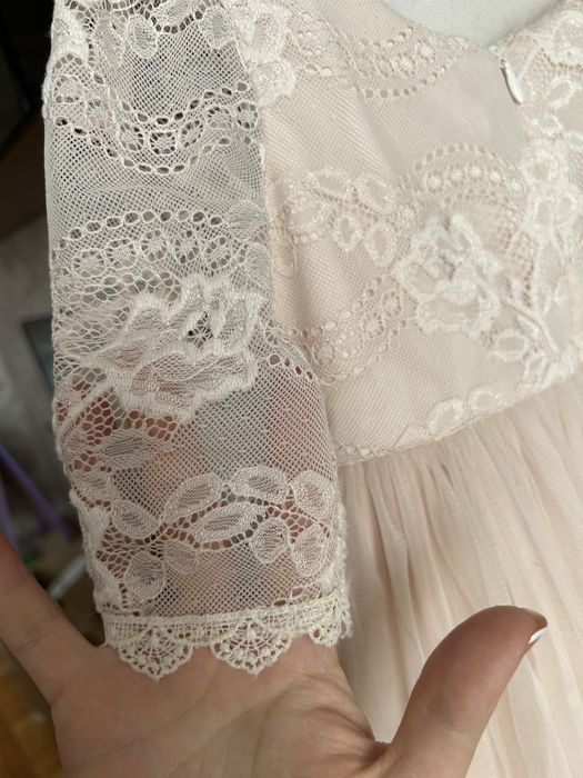 Святкова сукня розмір десь 104 (на 4 роки).