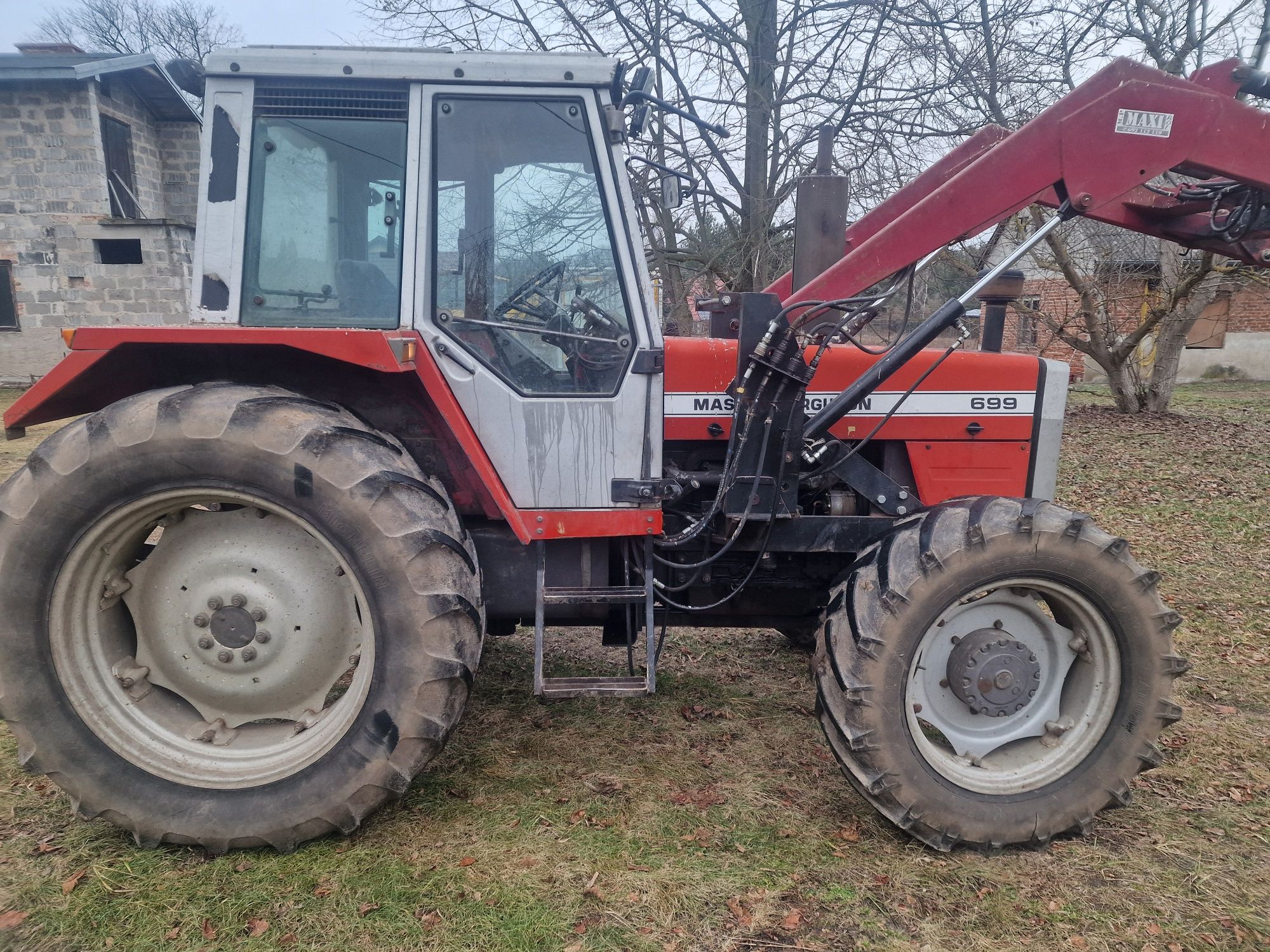Massey ferguson 699 105KM