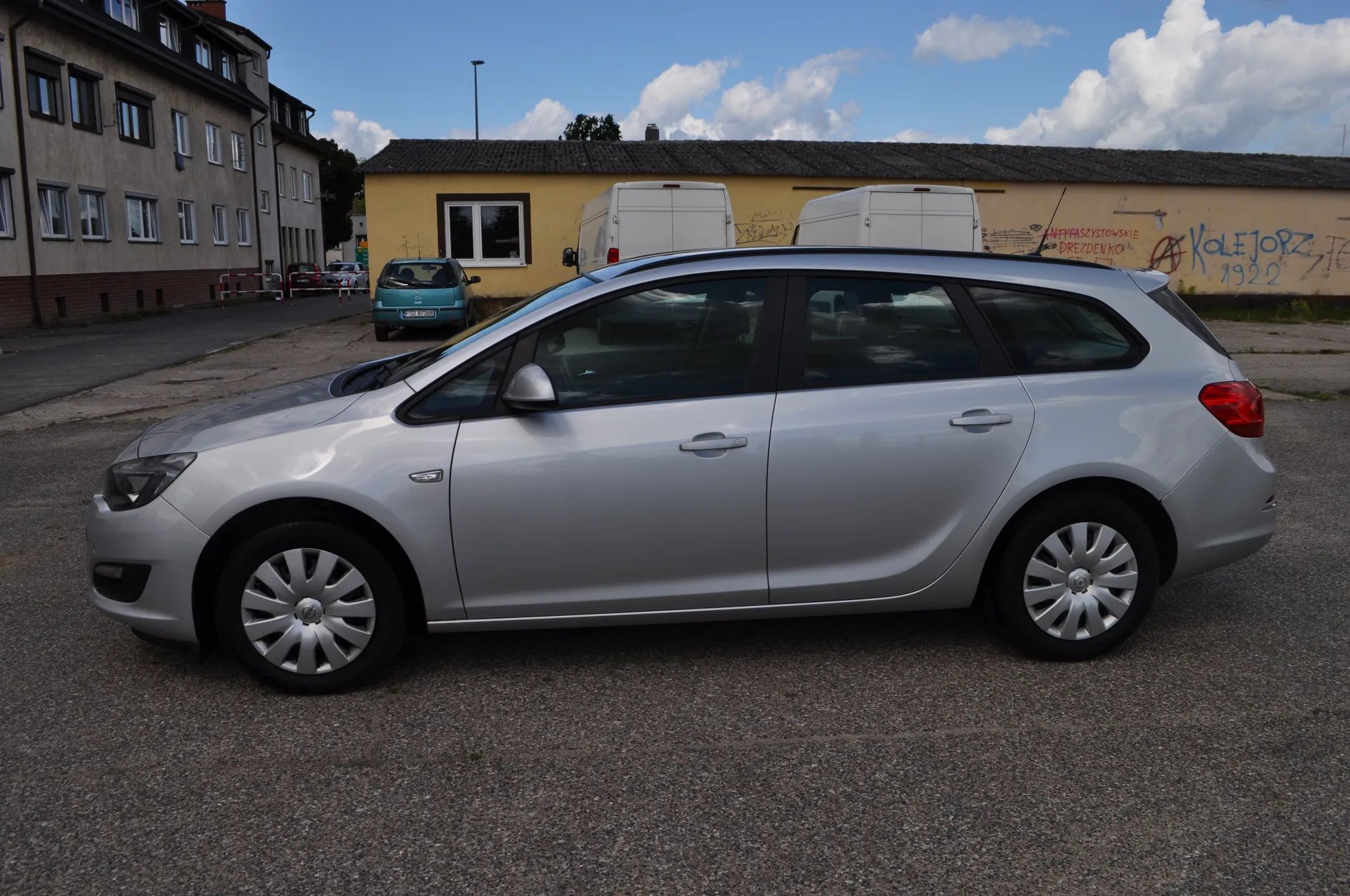 Opel Astra 1.6CDTI 110KM 135000km HAK serwis PDC tablet