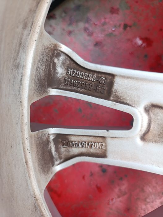 5x108 Felgi Aluminiowe 18 Volvo XC90 XC60 XC70 OE 7.5JX18 ET49 Koła