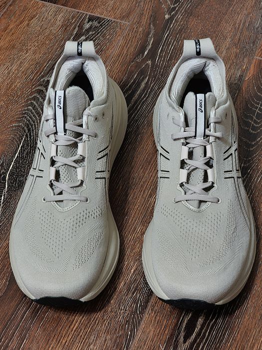 Оригінал 100% чоловічі кросівки asics nimbus 26   eur 49