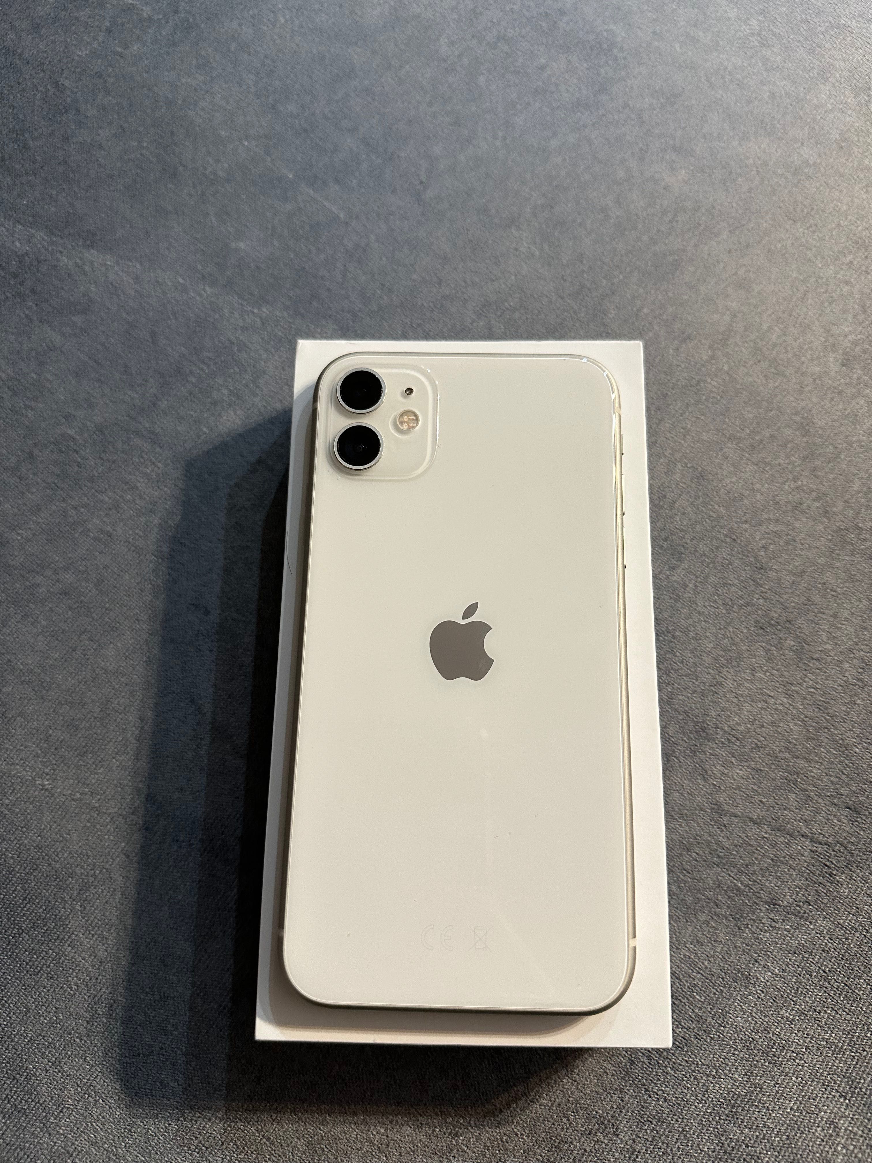 iPhone 11 64 GB biały