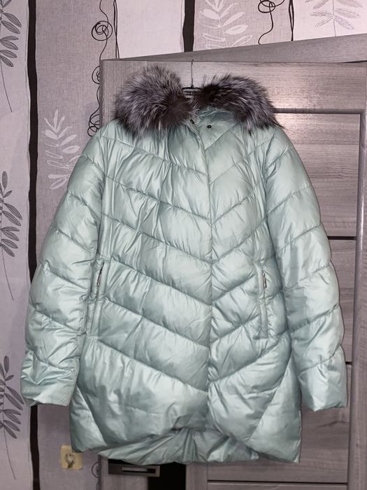 Жіночий пуховик світло-м’ятного кольору