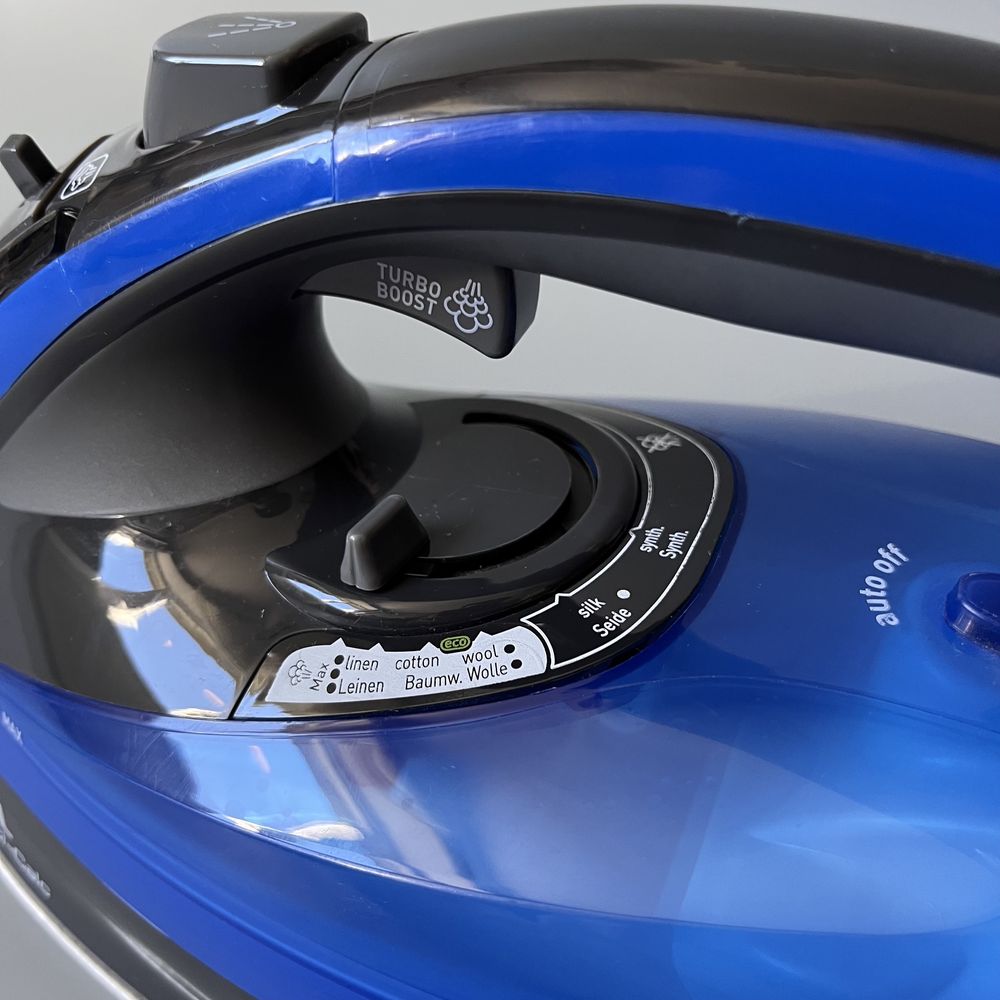 Парова Праска (Утюг) з подошвою Tefal FV 5648 ,2600 Вт
