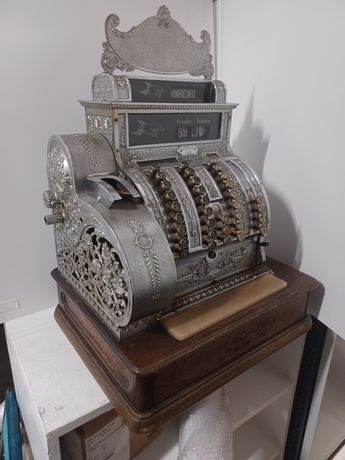Máquina registadora antiga  vintage