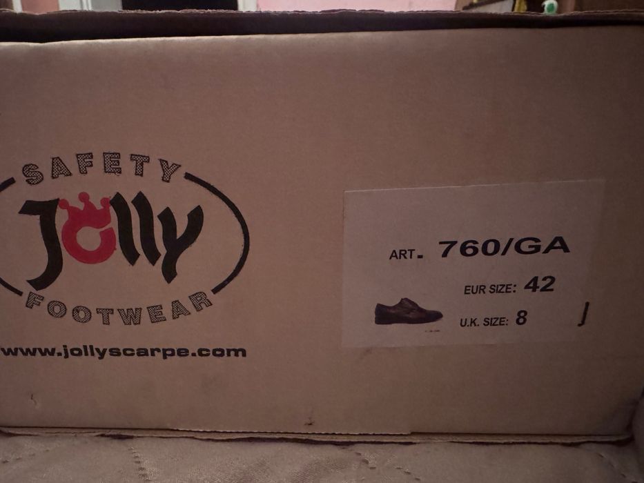 Чоловіче взуття нове