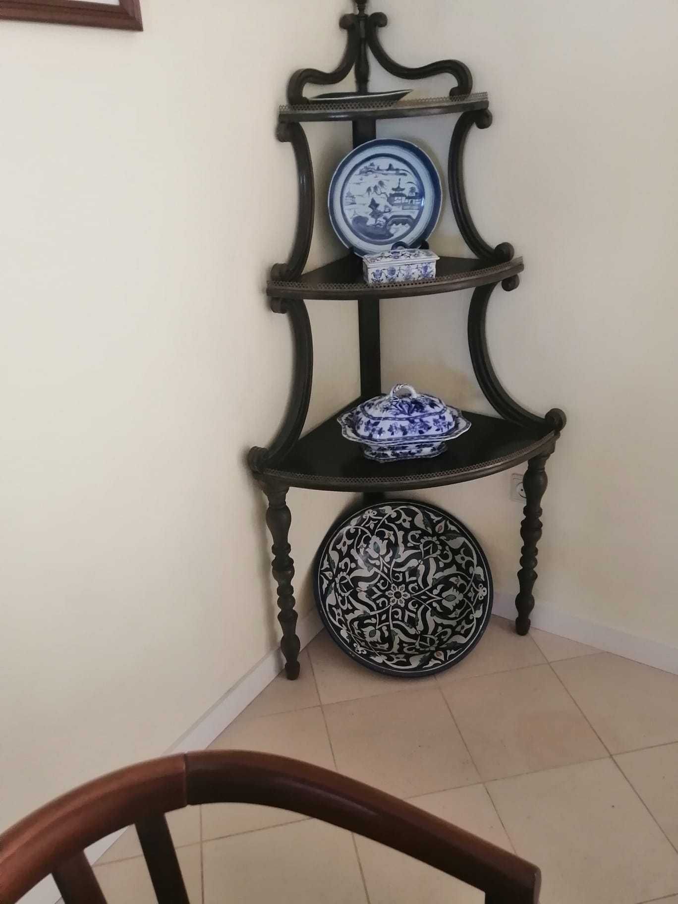 2 Estantes luxo (antiguidade)