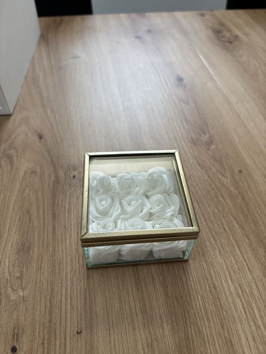 Zestaw ślubny: pudełko na koperty, obrączki, wieszaki, rejestracja