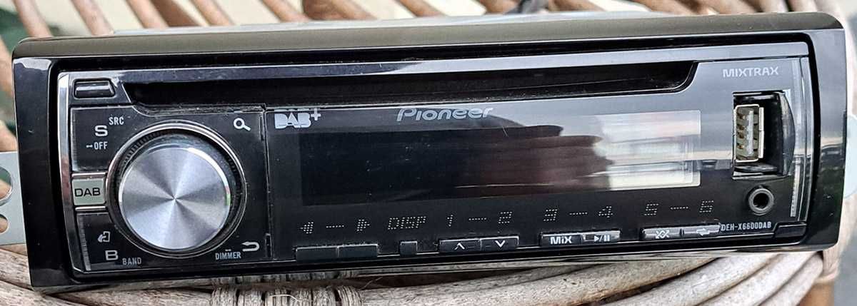 Pioneer DEH-X6600DAB + Hertz DCX 460.3