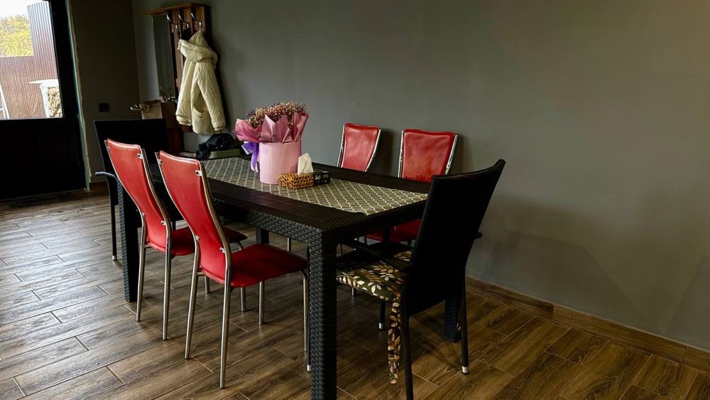 Оренда будиночка із басейном в приватному будинку.