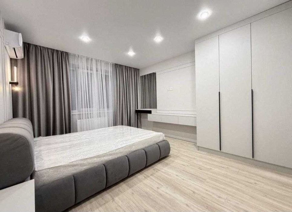 1-кімнатна 47кв.м. ,,На Щасливому " Кухня-Студія +Велика кімната!