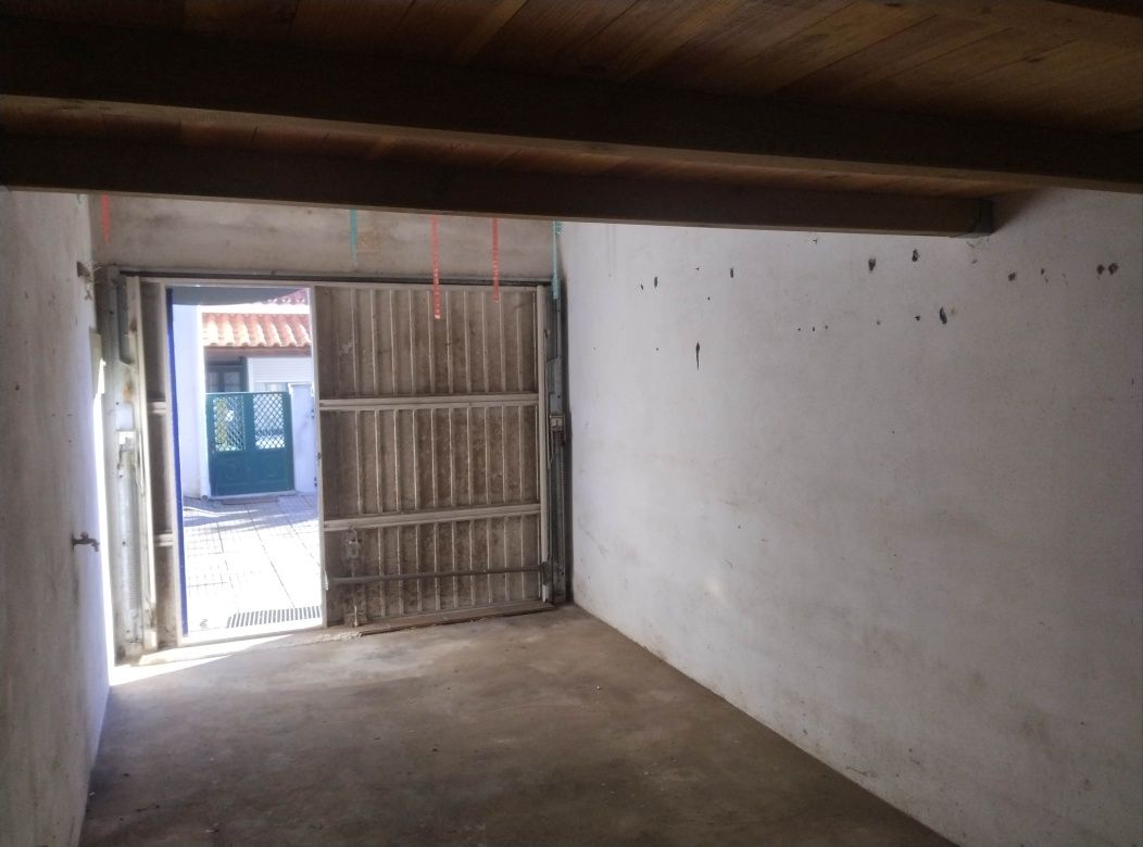 Garagem para venda em Montemor o Novo