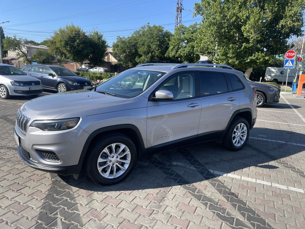 Jeep cherokee ……..