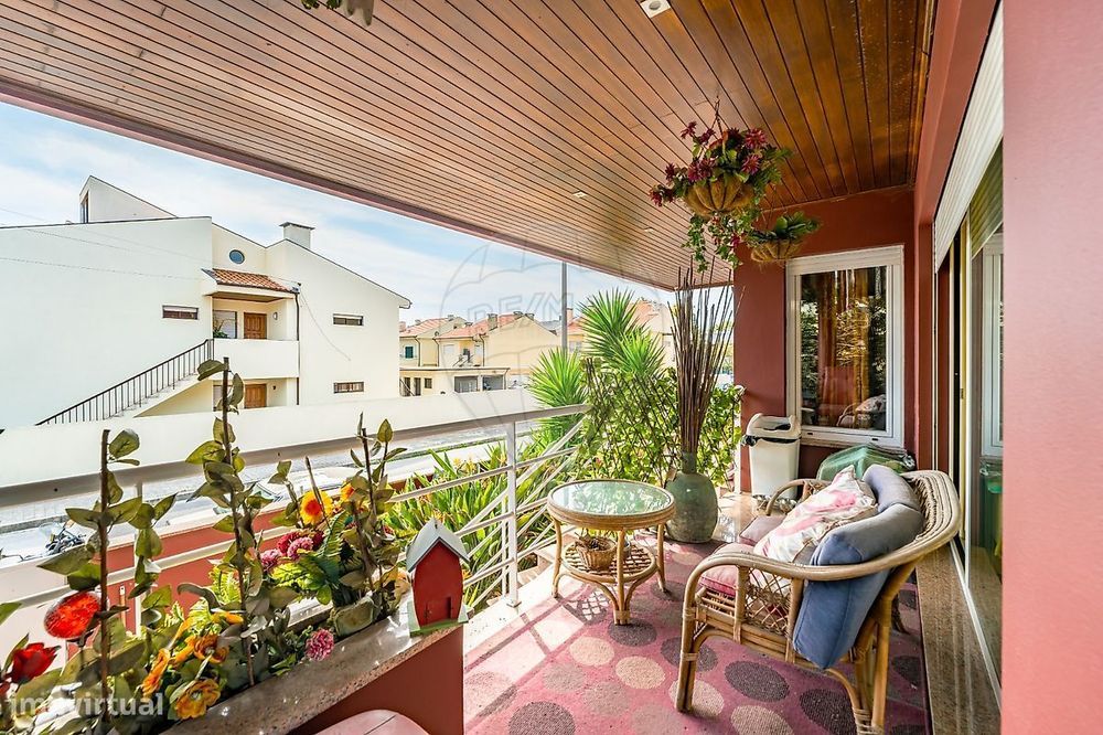 Moradia T4 para venda