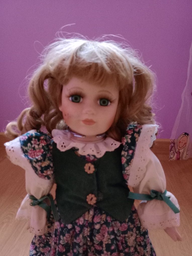 Boneca de  loiça